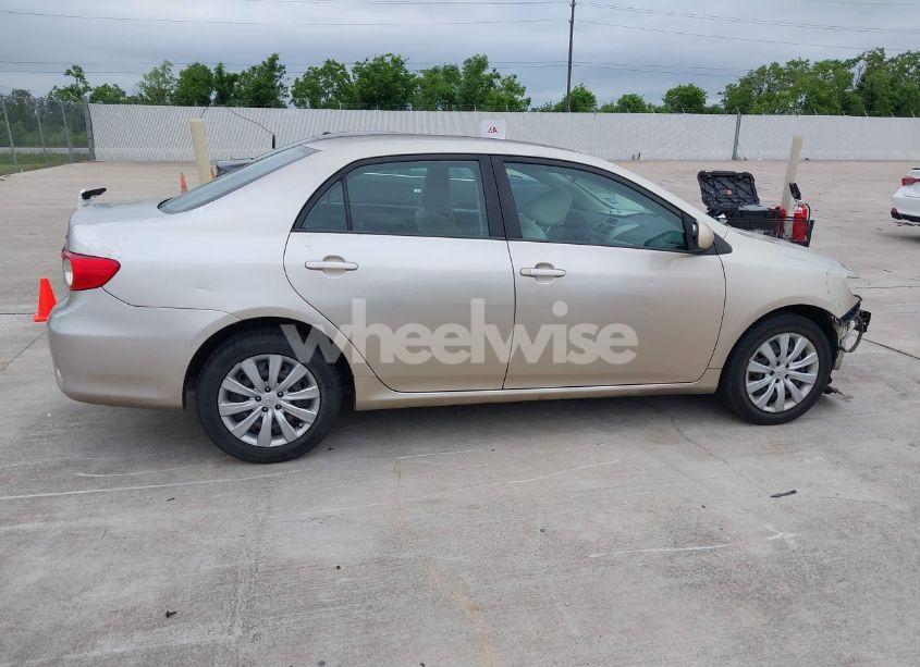 Photo 13 of 2012 Toyota Corolla LE (VIN 2T1BU4EE4CC809293)