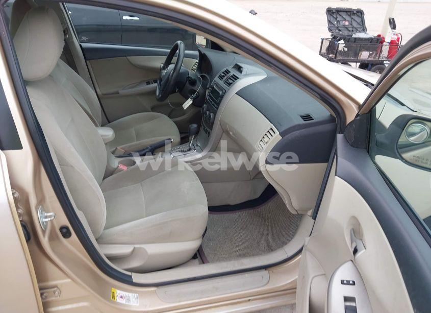 Photo 5 of 2012 Toyota Corolla LE (VIN 2T1BU4EE4CC809293)