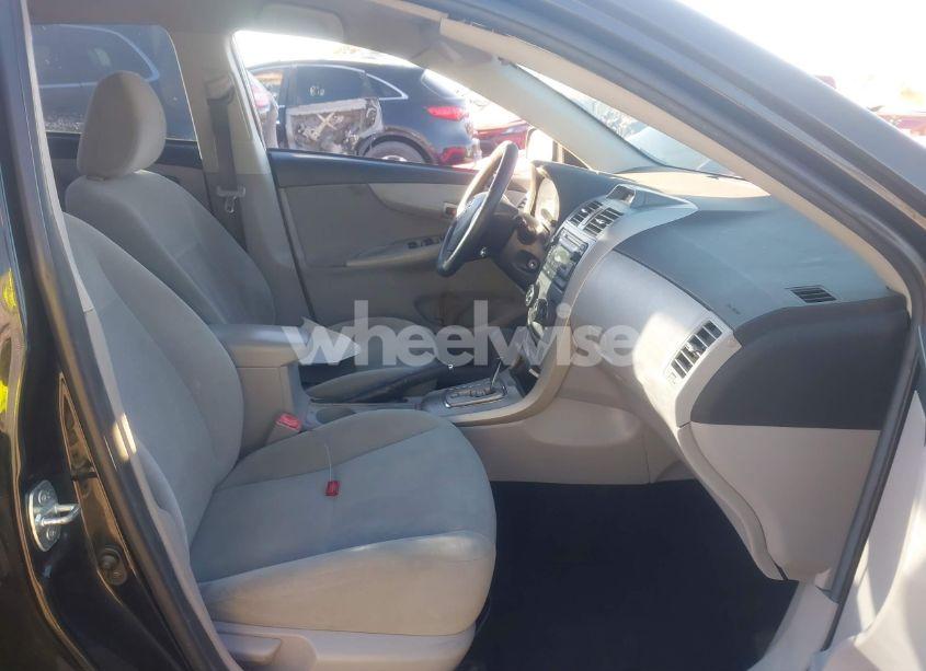 Photo 5 of 2012 Toyota Corolla LE (VIN 2T1BU4EE4CC832525)