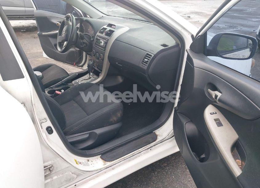 Photo 5 of 2012 Toyota Corolla S (VIN 2T1BU4EE4CC878727)