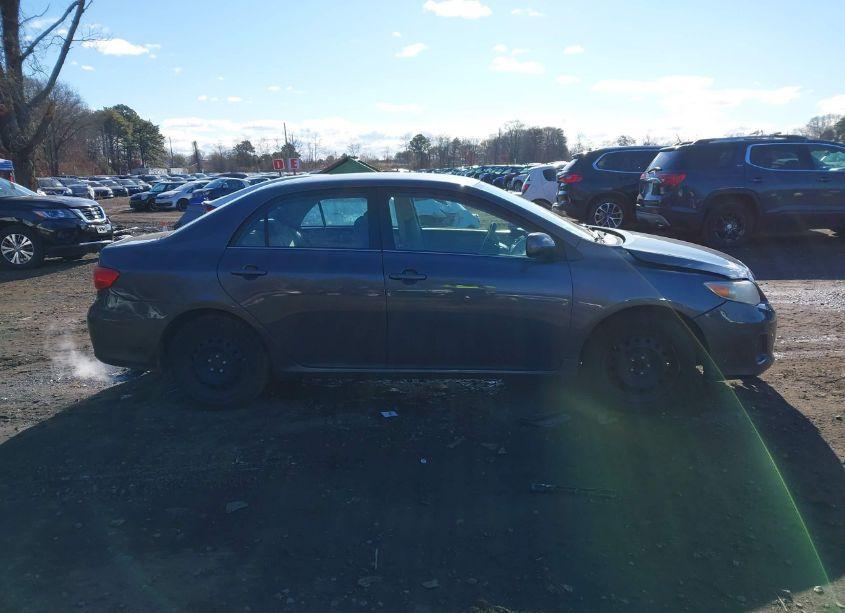 Photo 13 of 2013 Toyota Corolla LE (VIN 2T1BU4EE4DC035810)