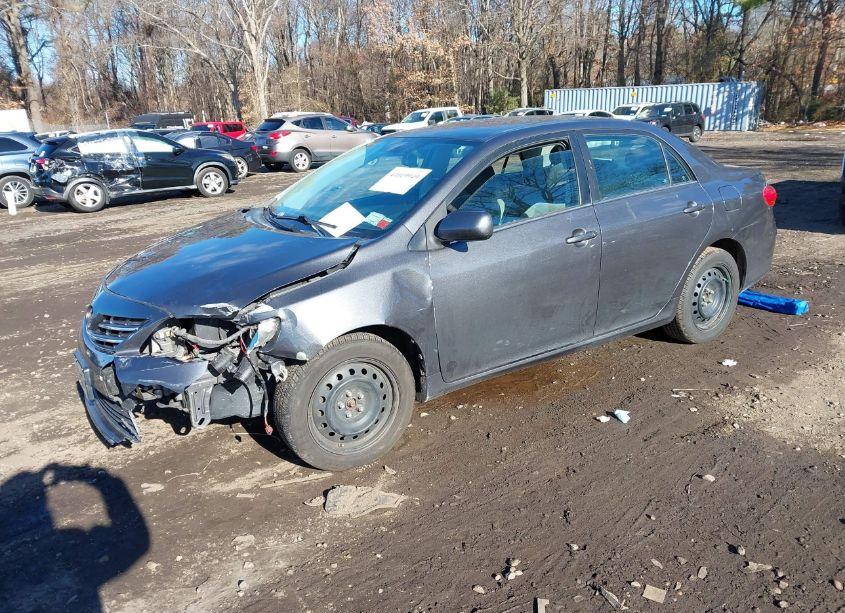 Photo 2 of 2013 Toyota Corolla LE (VIN 2T1BU4EE4DC035810)