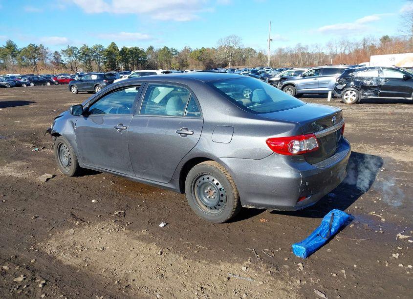 Photo 3 of 2013 Toyota Corolla LE (VIN 2T1BU4EE4DC035810)