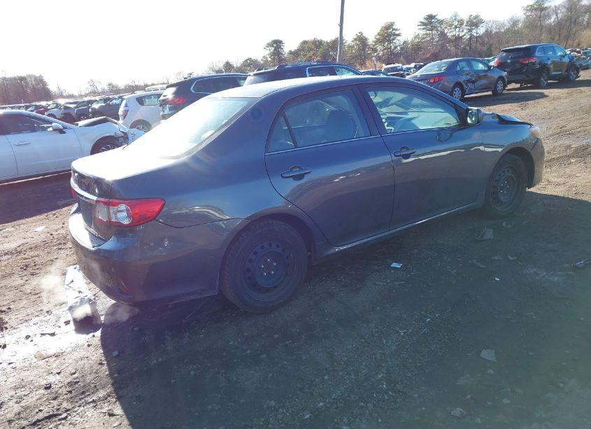 Photo 4 of 2013 Toyota Corolla LE (VIN 2T1BU4EE4DC035810)