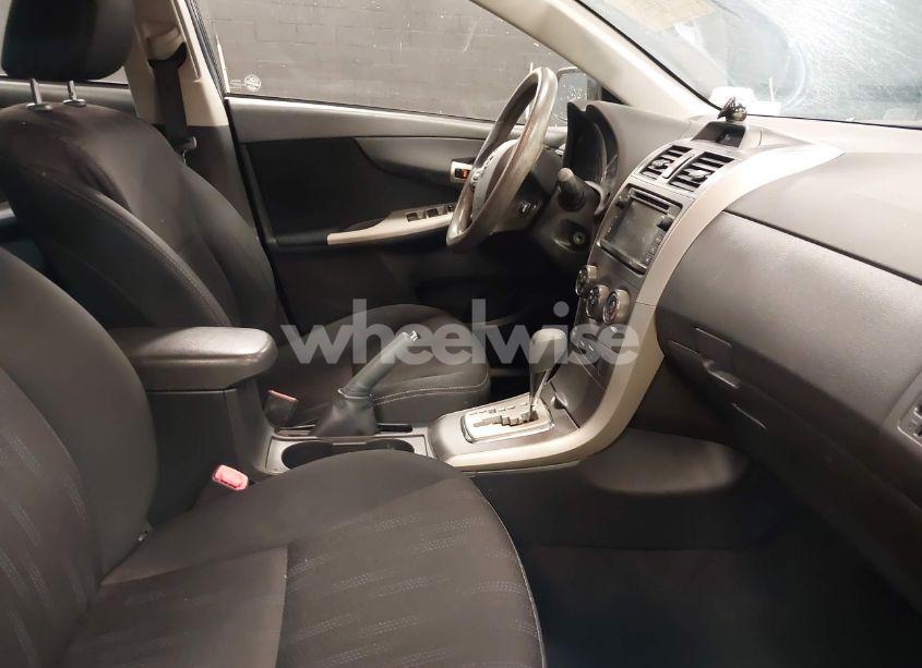 Photo 5 of 2013 Toyota Corolla S (VIN 2T1BU4EE4DC044555)