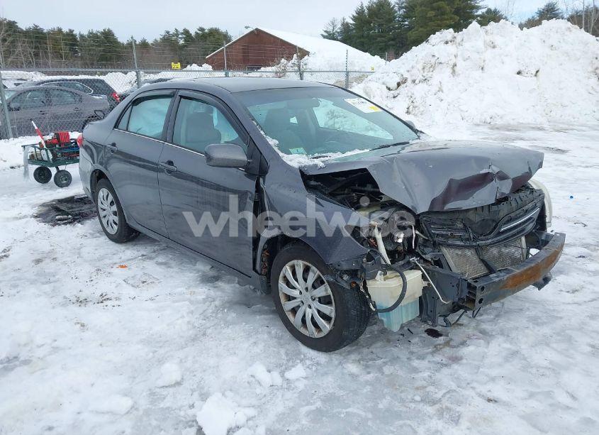 2013 Toyota Corolla LE (VIN 2T1BU4EE4DC055099) main photo