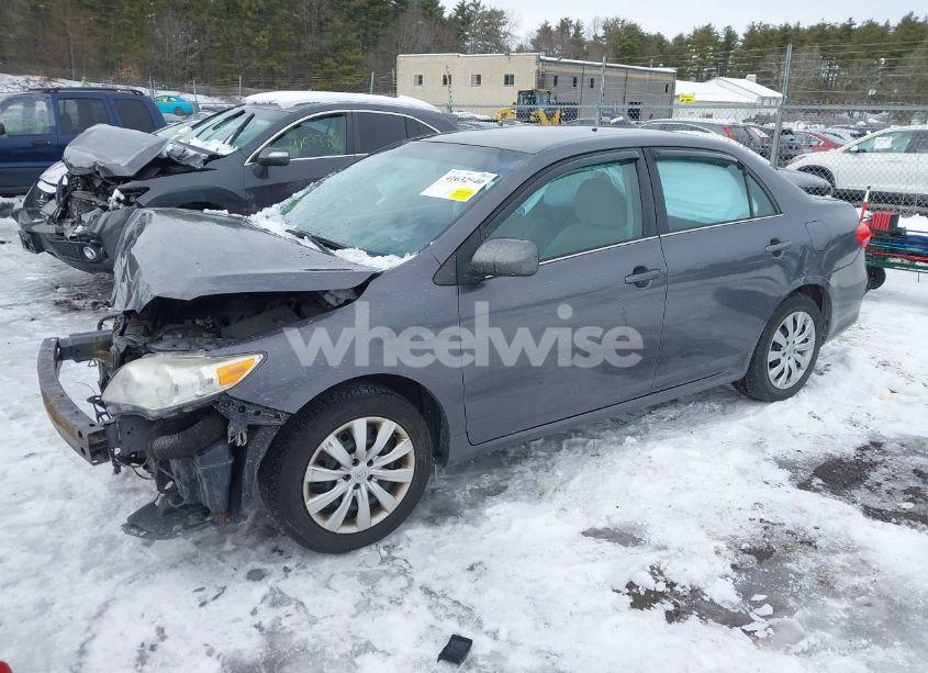 Photo 2 of 2013 Toyota Corolla LE (VIN 2T1BU4EE4DC055099)