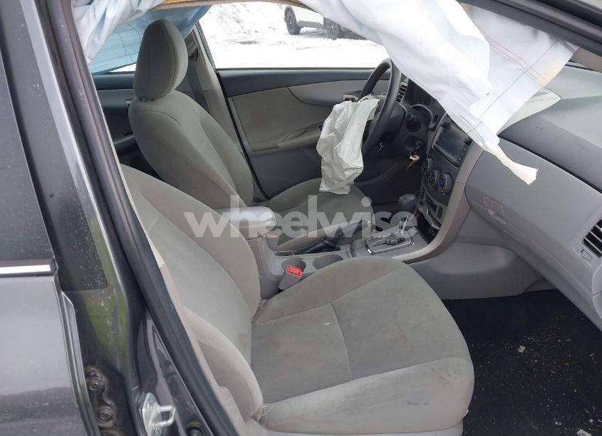 Photo 5 of 2013 Toyota Corolla LE (VIN 2T1BU4EE4DC055099)