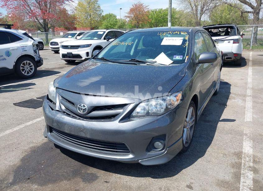 Photo 2 of 2013 Toyota Corolla S (VIN 2T1BU4EE4DC059038)