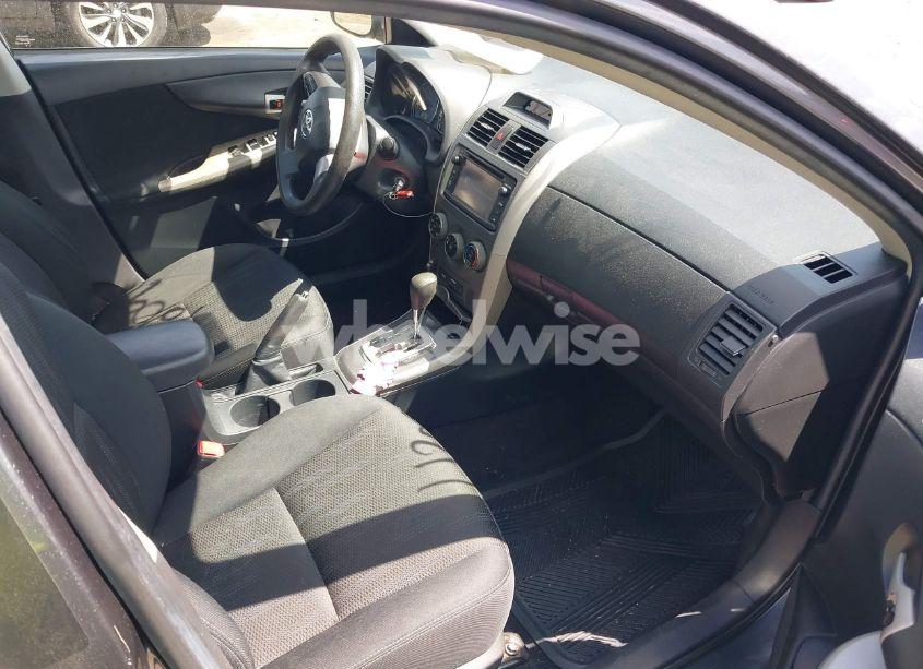 Photo 5 of 2013 Toyota Corolla S (VIN 2T1BU4EE4DC059038)