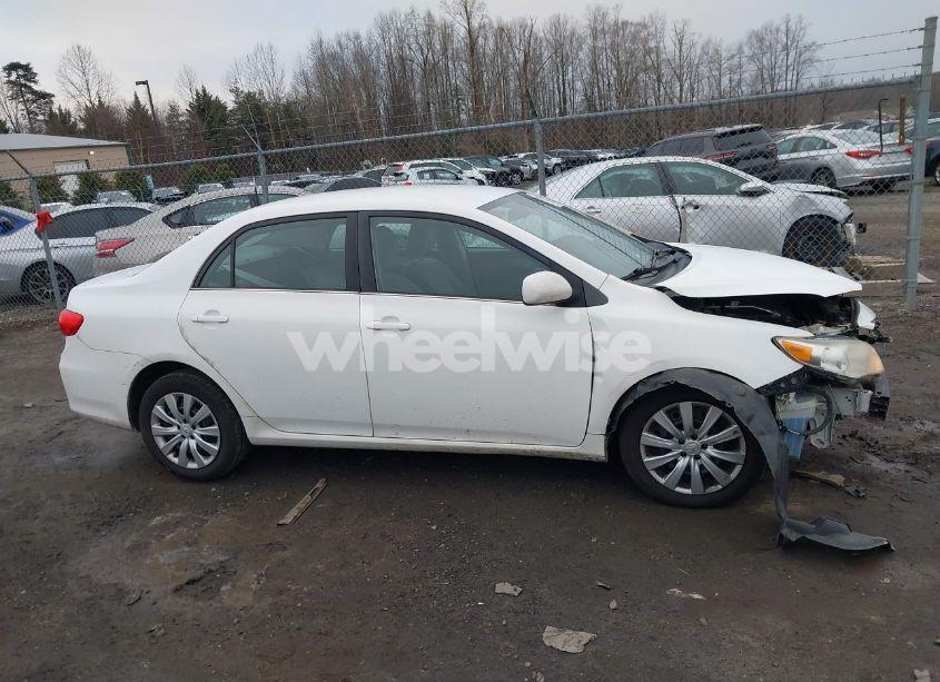 Photo 14 of 2013 Toyota Corolla LE (VIN 2T1BU4EE4DC068712)