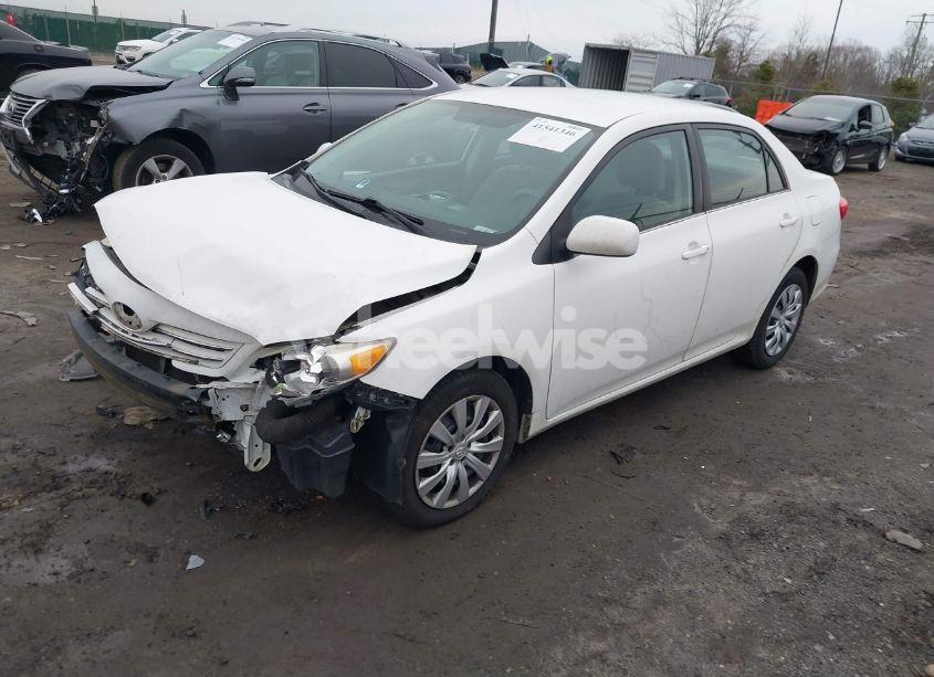 Photo 2 of 2013 Toyota Corolla LE (VIN 2T1BU4EE4DC068712)