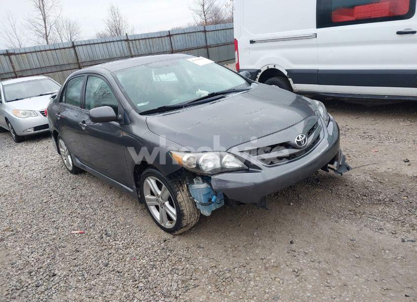 2013 Toyota Corolla S (VIN 2T1BU4EE4DC070847) main photo
