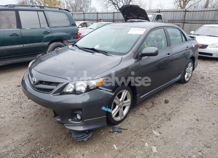 Photo 2 of 2013 Toyota Corolla S (VIN 2T1BU4EE4DC070847)