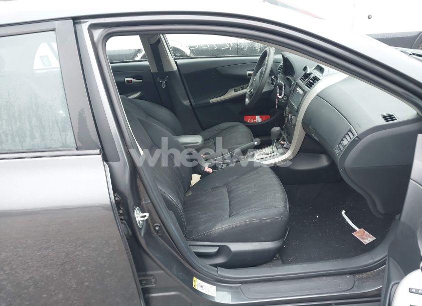 Photo 5 of 2013 Toyota Corolla S (VIN 2T1BU4EE4DC070847)