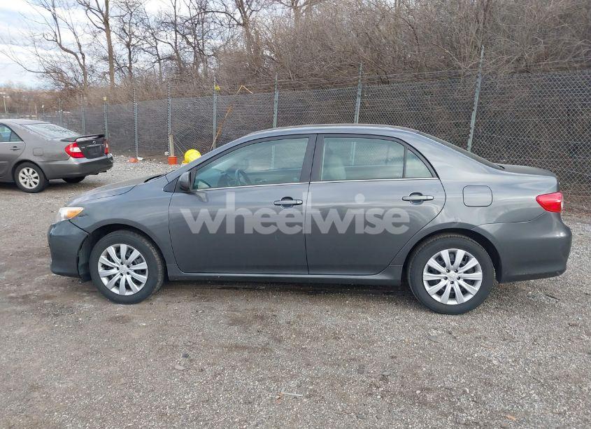 Photo 15 of 2013 Toyota Corolla LE (VIN 2T1BU4EE4DC101465)