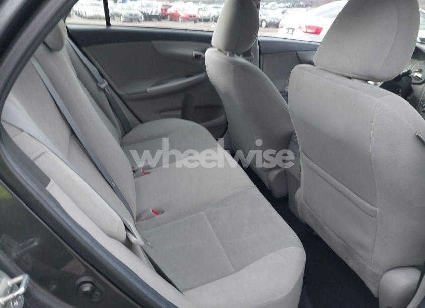 Photo 8 of 2013 Toyota Corolla LE (VIN 2T1BU4EE4DC101465)