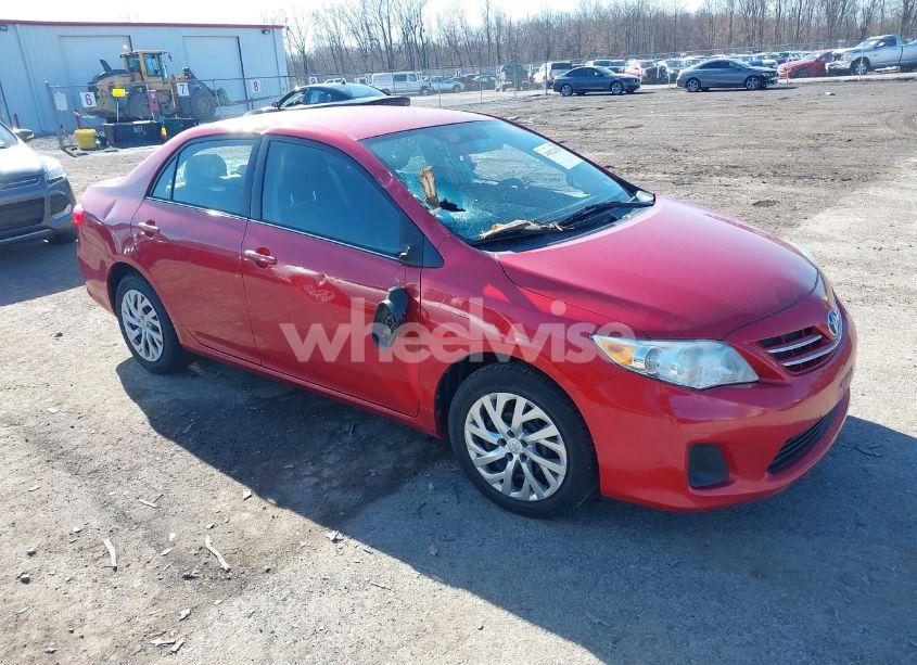 2013 Toyota Corolla LE (VIN 2T1BU4EE4DC102938) main photo