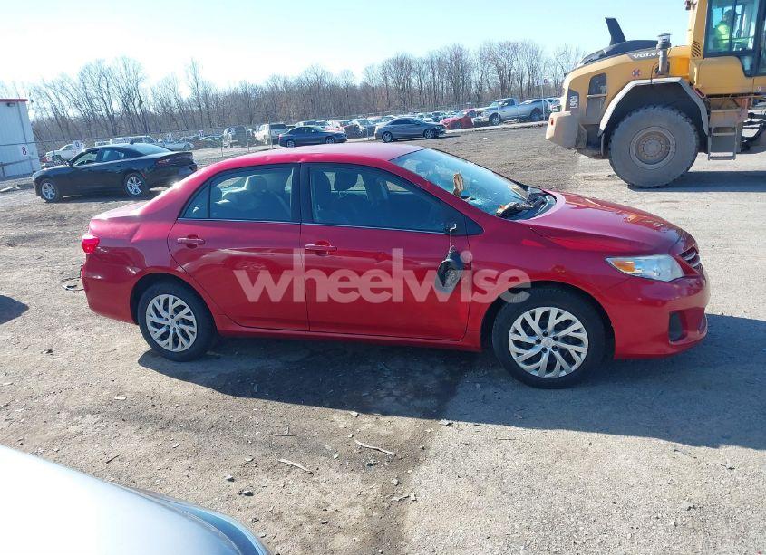 Photo 13 of 2013 Toyota Corolla LE (VIN 2T1BU4EE4DC102938)