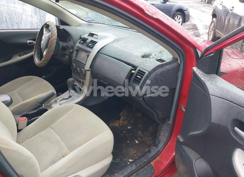 Photo 5 of 2013 Toyota Corolla LE (VIN 2T1BU4EE4DC102938)