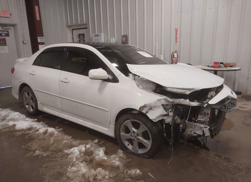 2013 Toyota Corolla S (VIN 2T1BU4EE4DC104303) main photo