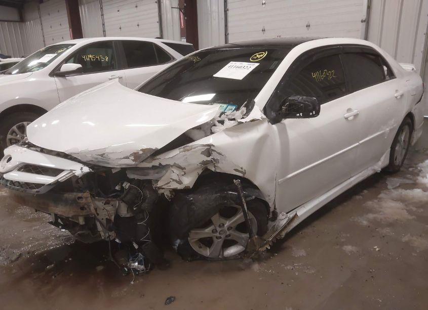 Photo 2 of 2013 Toyota Corolla S (VIN 2T1BU4EE4DC104303)