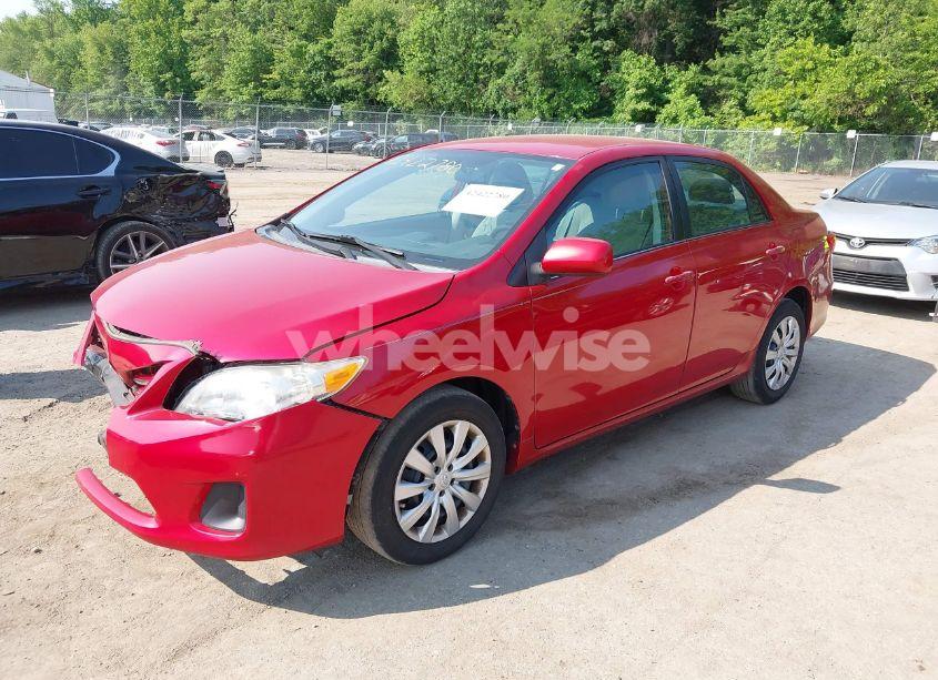 Photo 2 of 2013 Toyota Corolla LE (VIN 2T1BU4EE4DC116225)