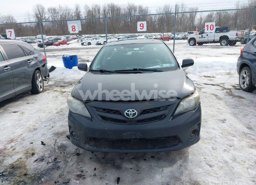 Photo 13 of 2013 Toyota Corolla S (VIN 2T1BU4EE4DC126463)