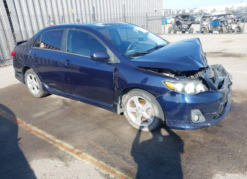 2013 Toyota Corolla S (VIN 2T1BU4EE4DC929905) main photo