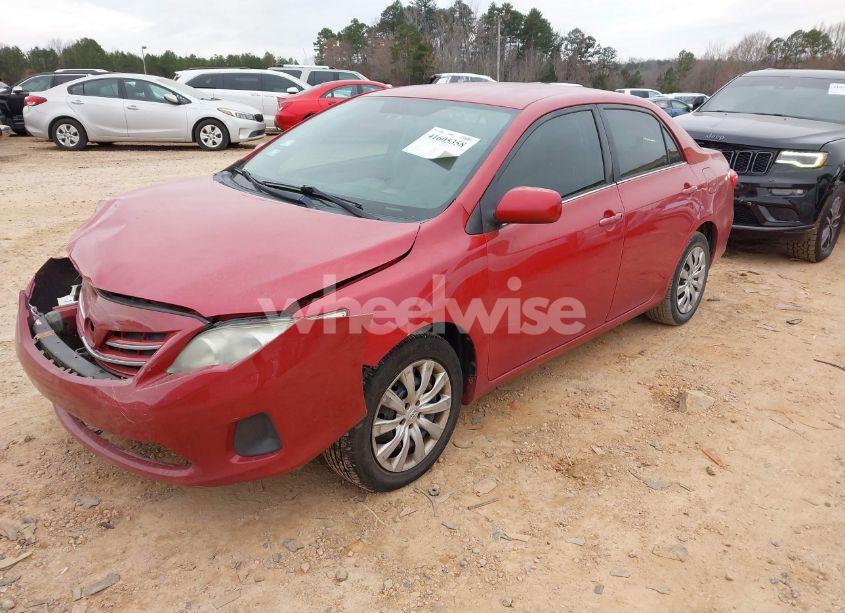 Photo 2 of 2013 Toyota Corolla LE (VIN 2T1BU4EE4DC930715)