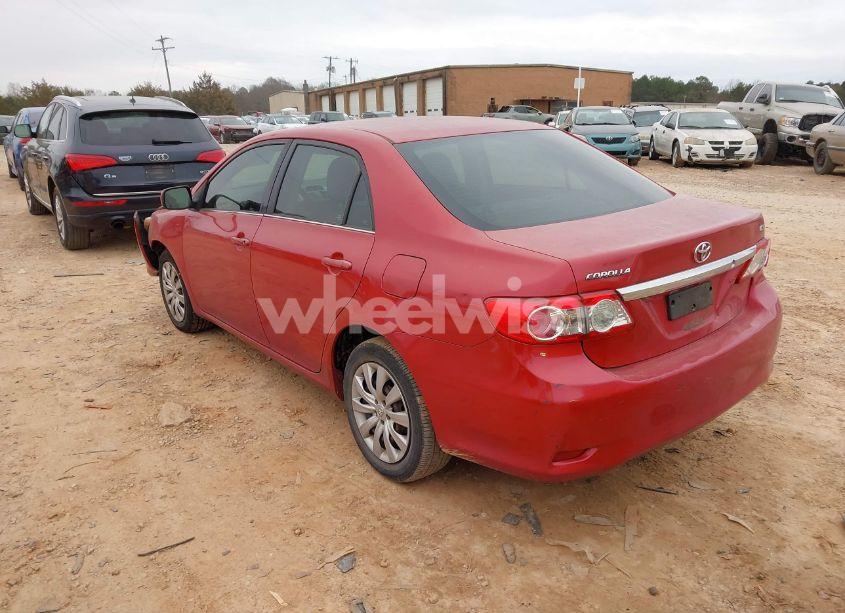 Photo 3 of 2013 Toyota Corolla LE (VIN 2T1BU4EE4DC930715)