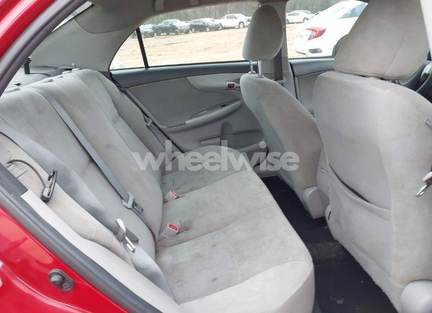 Photo 8 of 2013 Toyota Corolla LE (VIN 2T1BU4EE4DC930715)