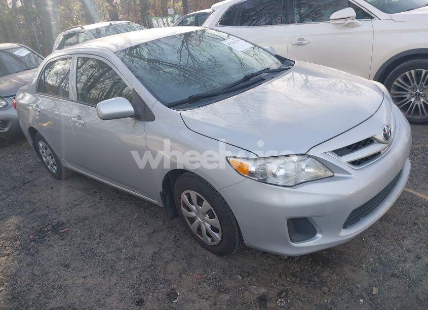 2013 Toyota Corolla L (VIN 2T1BU4EE4DC930861) main photo