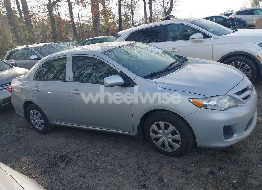 Photo 13 of 2013 Toyota Corolla L (VIN 2T1BU4EE4DC930861)