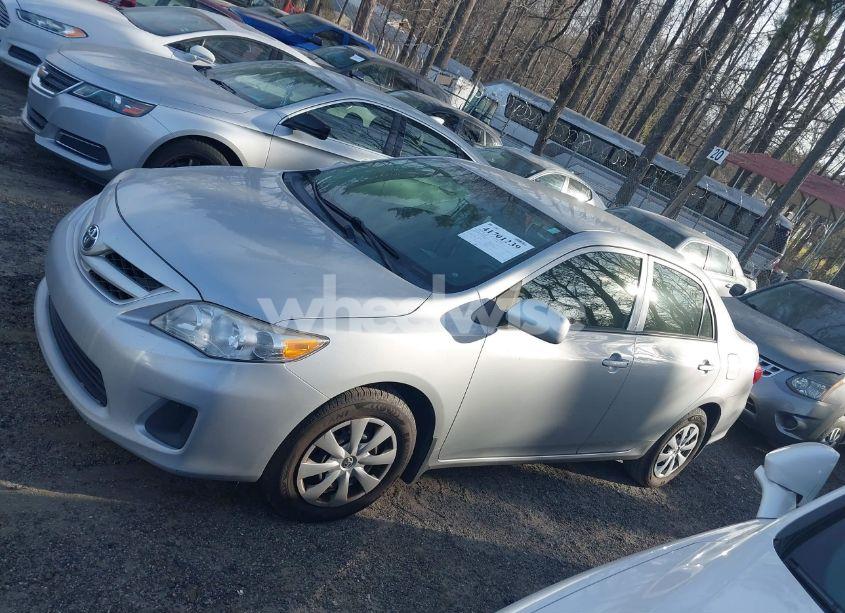 Photo 14 of 2013 Toyota Corolla L (VIN 2T1BU4EE4DC930861)