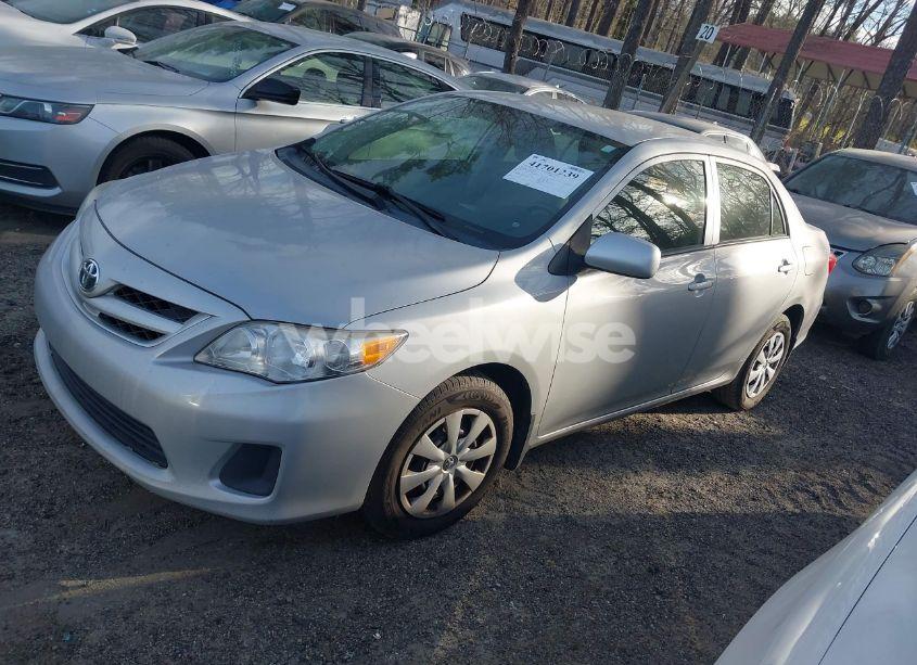 Photo 2 of 2013 Toyota Corolla L (VIN 2T1BU4EE4DC930861)