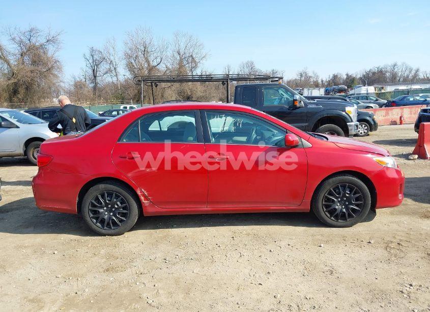 Photo 13 of 2013 Toyota Corolla LE (VIN 2T1BU4EE4DC939432)