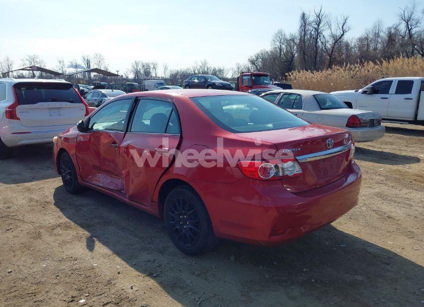 Photo 3 of 2013 Toyota Corolla LE (VIN 2T1BU4EE4DC939432)