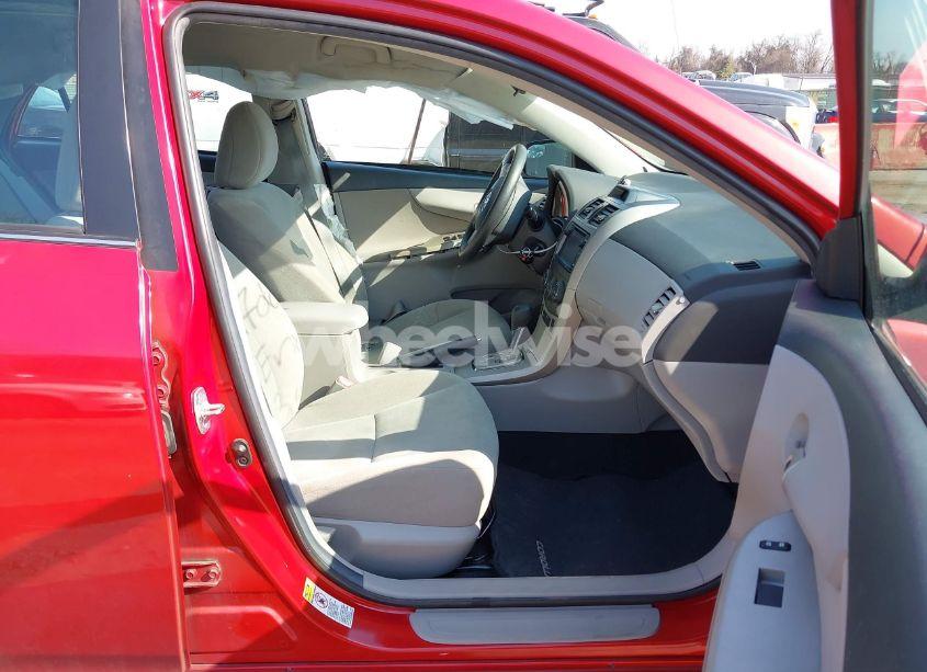 Photo 5 of 2013 Toyota Corolla LE (VIN 2T1BU4EE4DC939432)