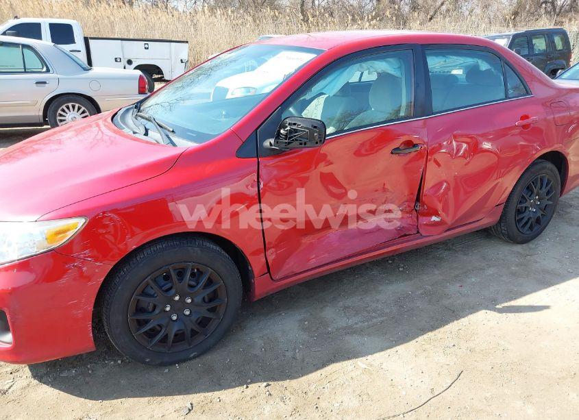 Photo 6 of 2013 Toyota Corolla LE (VIN 2T1BU4EE4DC939432)