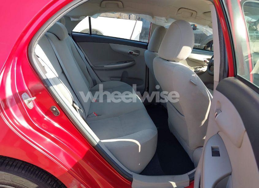 Photo 8 of 2013 Toyota Corolla LE (VIN 2T1BU4EE4DC939432)