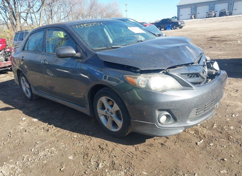 2013 Toyota Corolla S (VIN 2T1BU4EE4DC946526) main photo