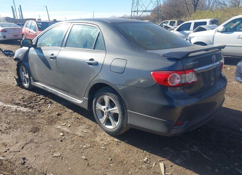Photo 3 of 2013 Toyota Corolla S (VIN 2T1BU4EE4DC946526)