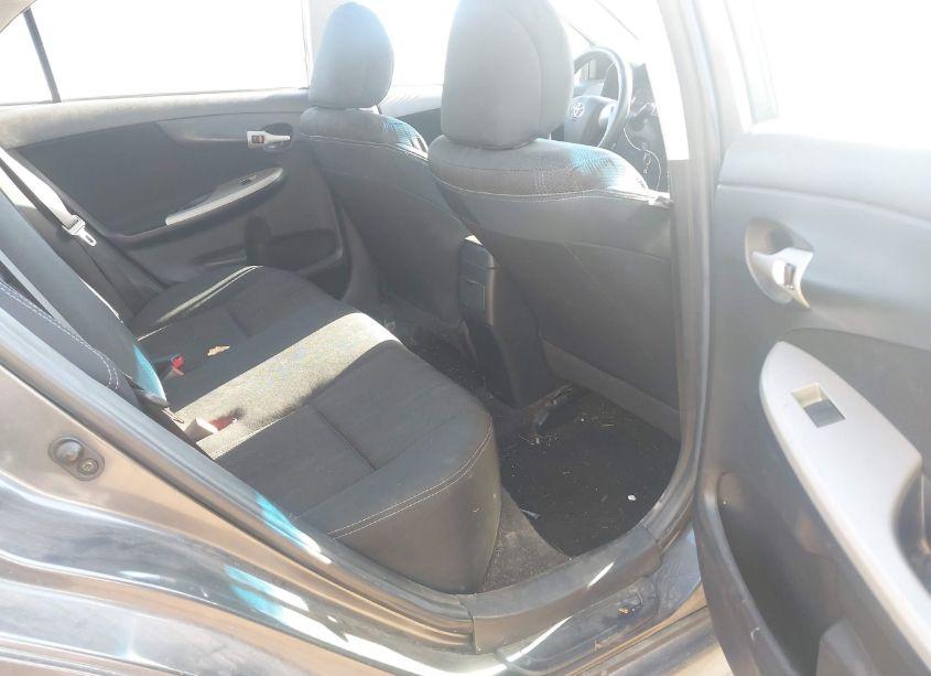 Photo 8 of 2013 Toyota Corolla S (VIN 2T1BU4EE4DC946526)