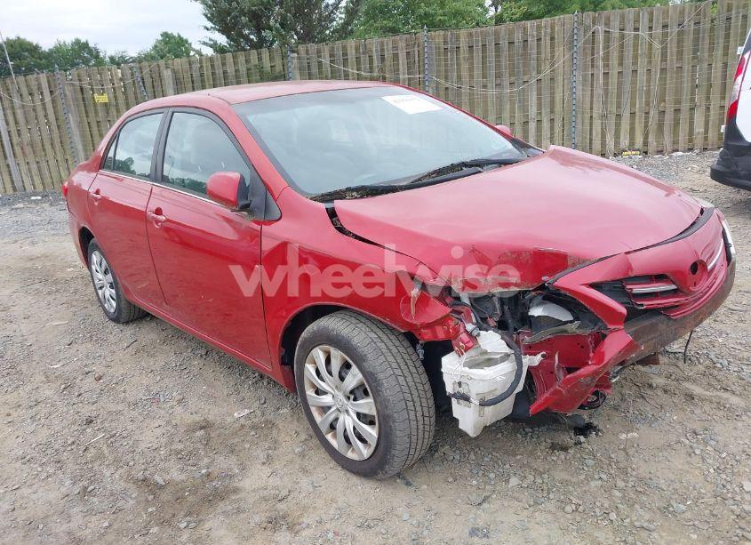 2013 Toyota Corolla LE (VIN 2T1BU4EE4DC948101) main photo