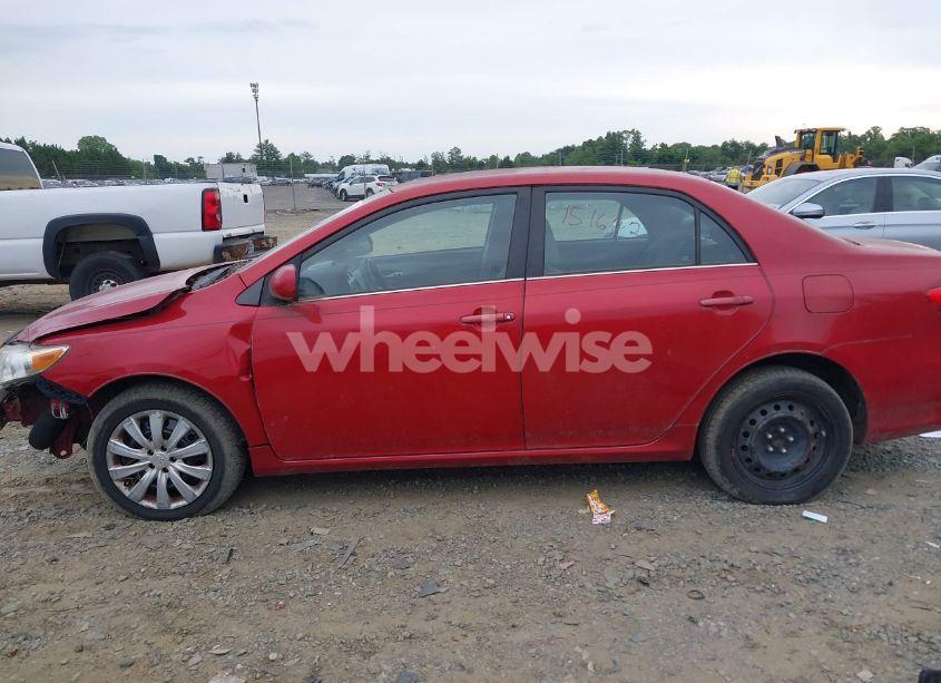 Photo 15 of 2013 Toyota Corolla LE (VIN 2T1BU4EE4DC948101)