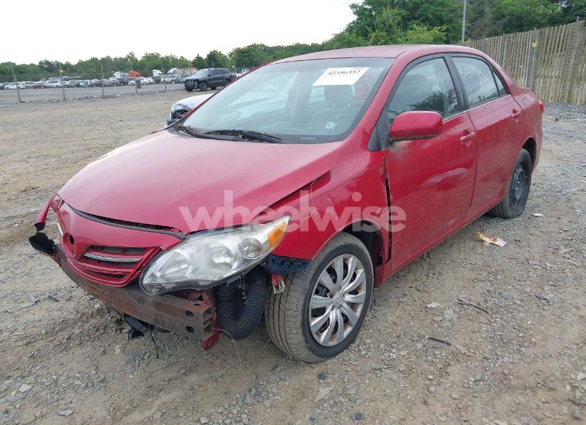 Photo 2 of 2013 Toyota Corolla LE (VIN 2T1BU4EE4DC948101)