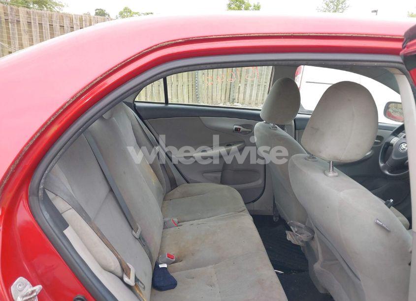 Photo 8 of 2013 Toyota Corolla LE (VIN 2T1BU4EE4DC948101)