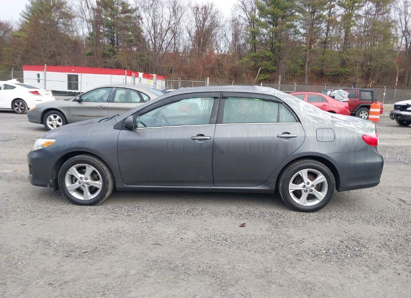 Photo 14 of 2013 Toyota Corolla LE (VIN 2T1BU4EE4DC949779)
