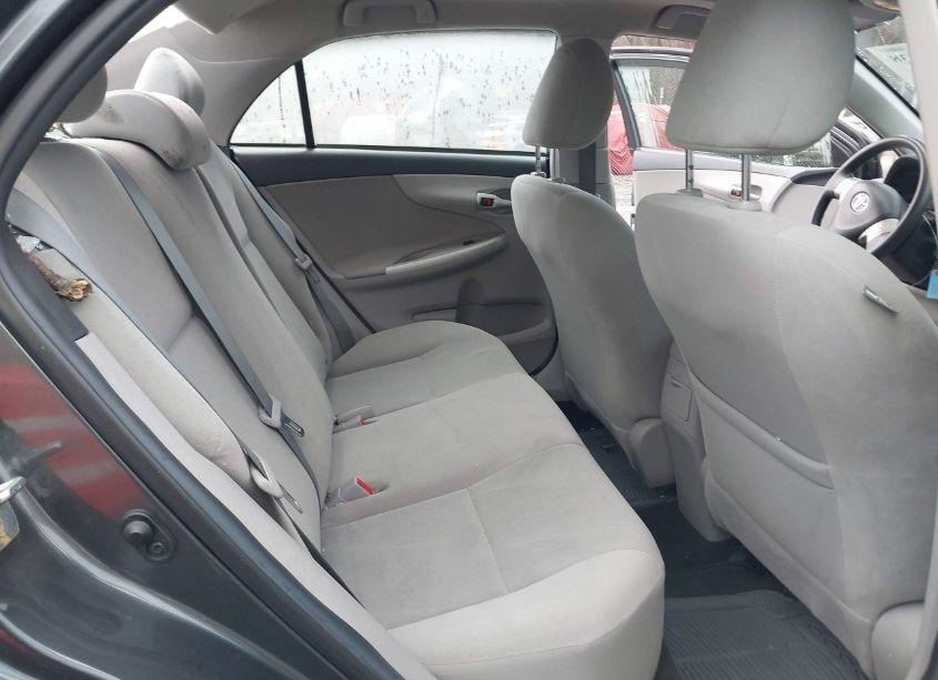 Photo 8 of 2013 Toyota Corolla LE (VIN 2T1BU4EE4DC949779)